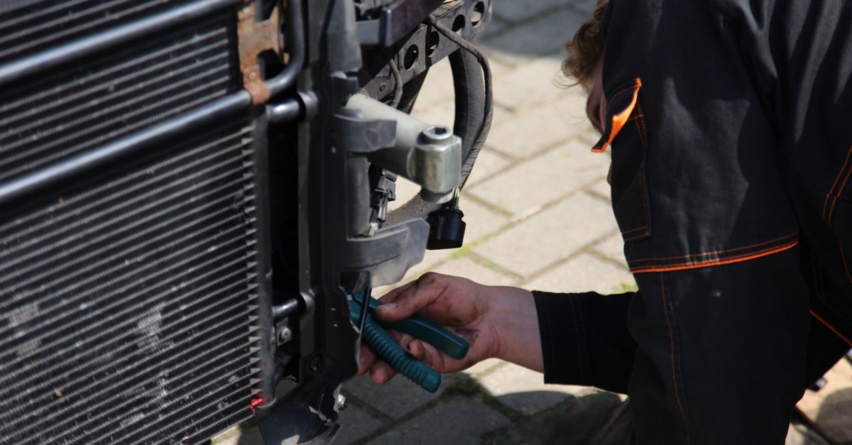 locksmith service technician — Local Locksmith Heroes